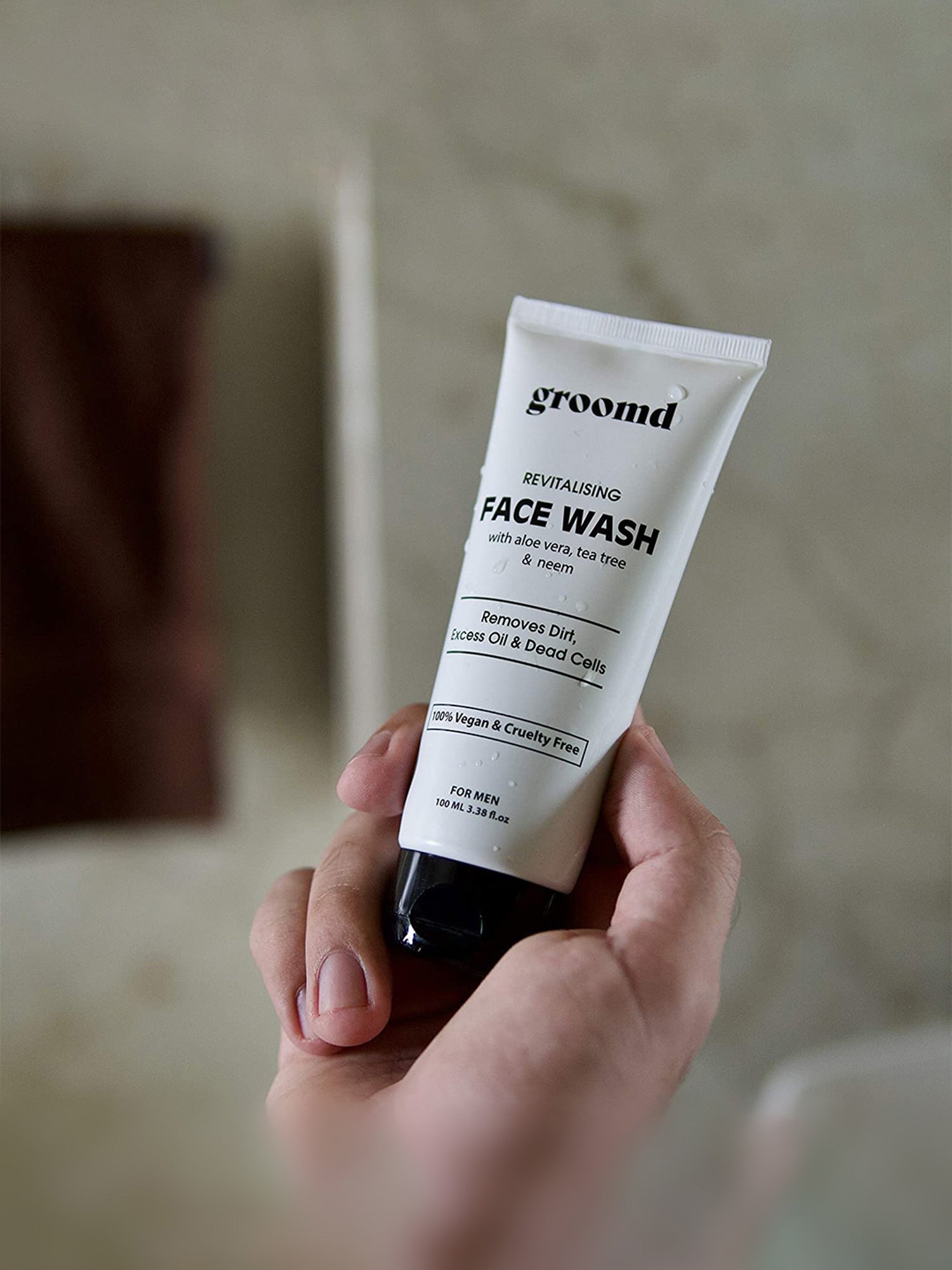 Mancode Detoxifying De Tan, Vitamin C & Acne Control Tea Tree Foaming Facewash (Pack of 3)