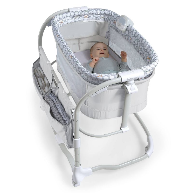 Simmons Kids' Silent Auto Gliding Deluxe Bassinet - Embossed Paisley