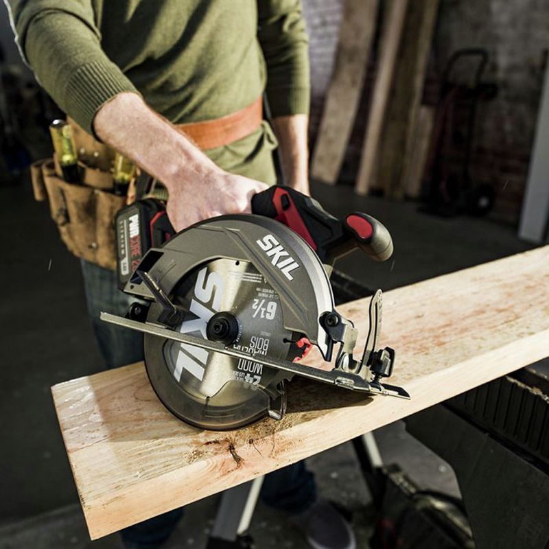 Skil CR5413-1A PWRCore 20 20V Brushless Lithium-Ion 6-1/2 in. Cordless Circular Saw Kit (4 Ah)