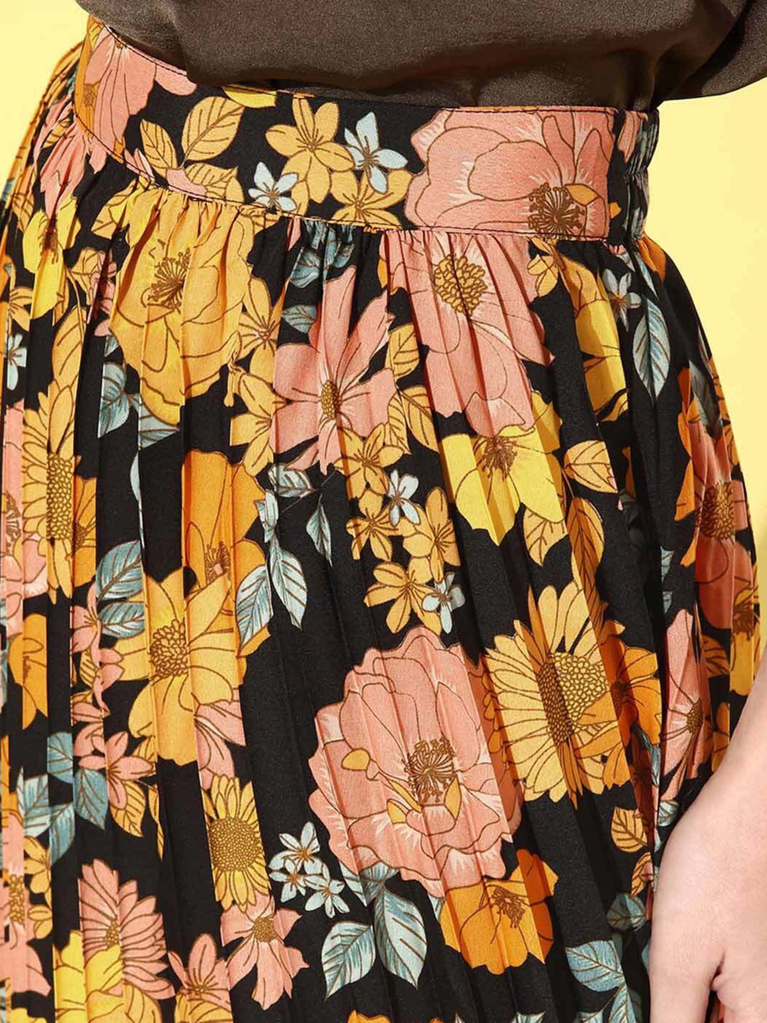 Anvi Be Yourself Black Printed Pleated Skirt