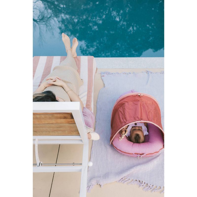 Simmons Kids' Silent Auto Gliding Deluxe Bassinet - Embossed Paisley