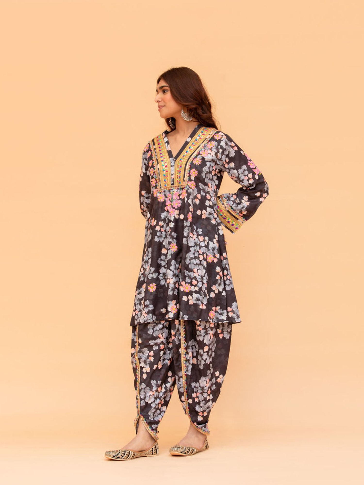 House of Kari Saba Chikankari Kurta Set in Muslin Silk - Black