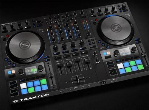 Native Instruments Traktor Kontrol S4 MK3 DJ Controller