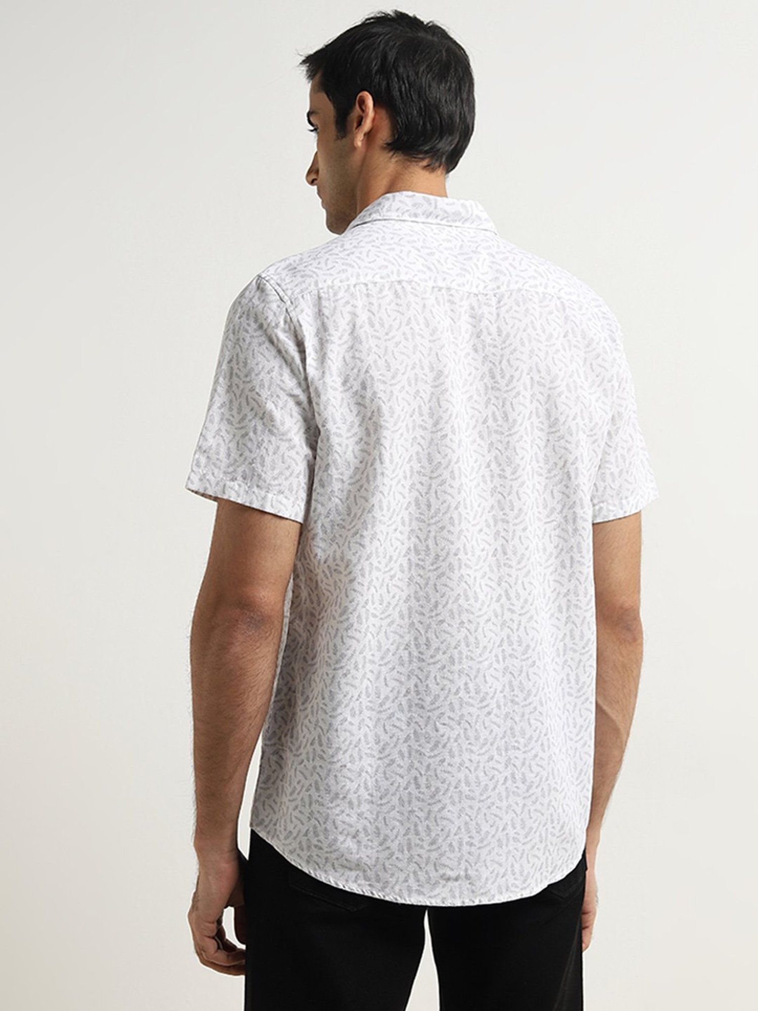 WES Casuals by Westside White Leaf Printed Slim-Fit Blended Linen Shirt