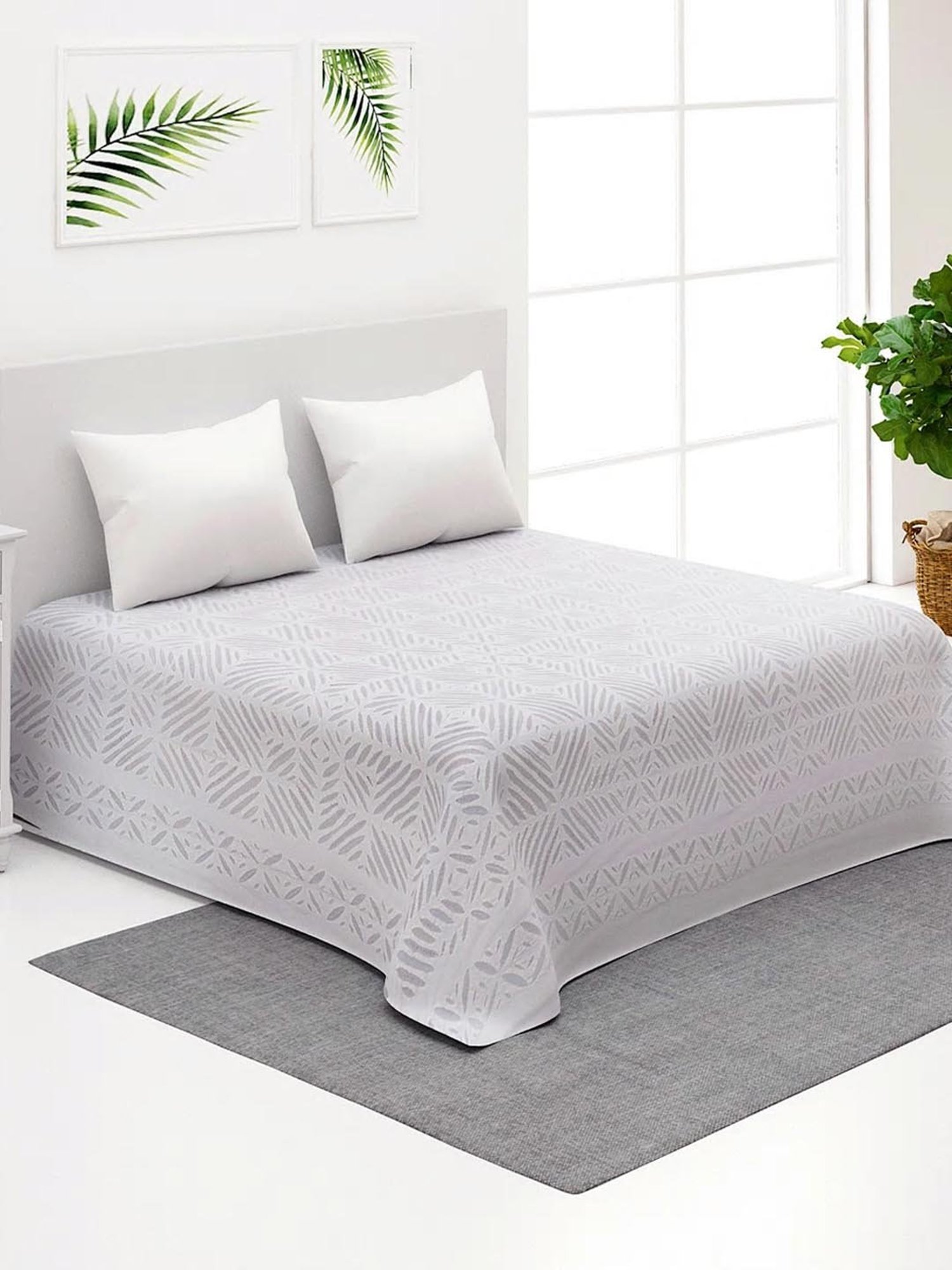 DDECOR Live beautiful Embroidery Baroque Metallic Grey 210 TC Cotton Comforters - Set of 3