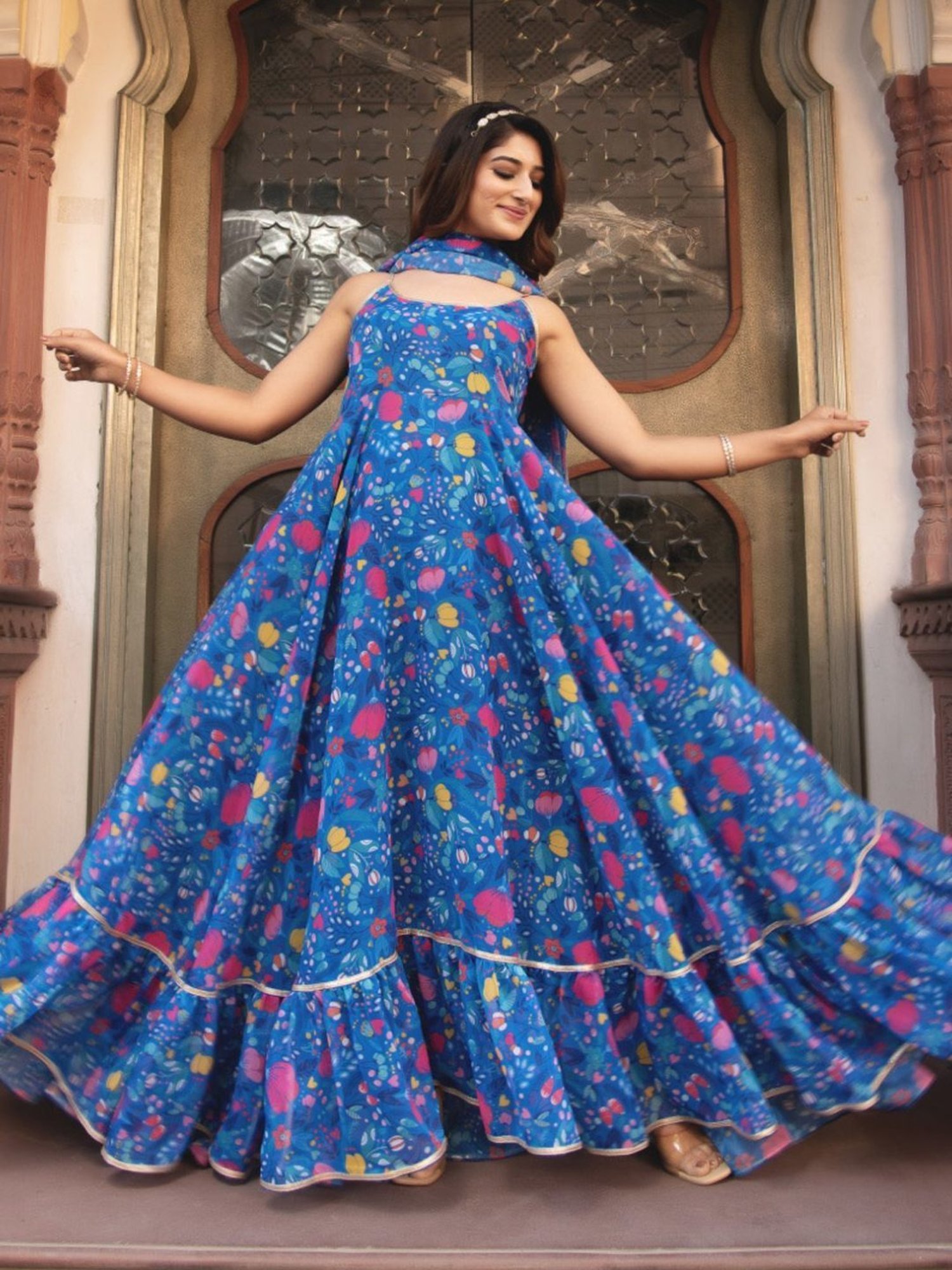 Calmna Butterfuy Blue Sleeveless Gotapatti Anarkali Ruffle Suit Set