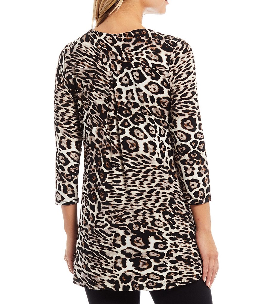 Intro Leopard Print Round Neck 3/4 Sleeve The Legging Tee