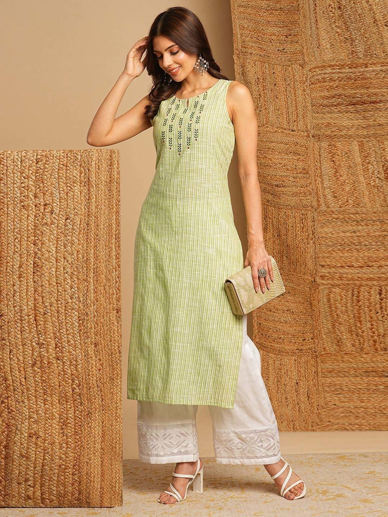 Kami Kubi Green Cotton Embroidered Straight Kurta