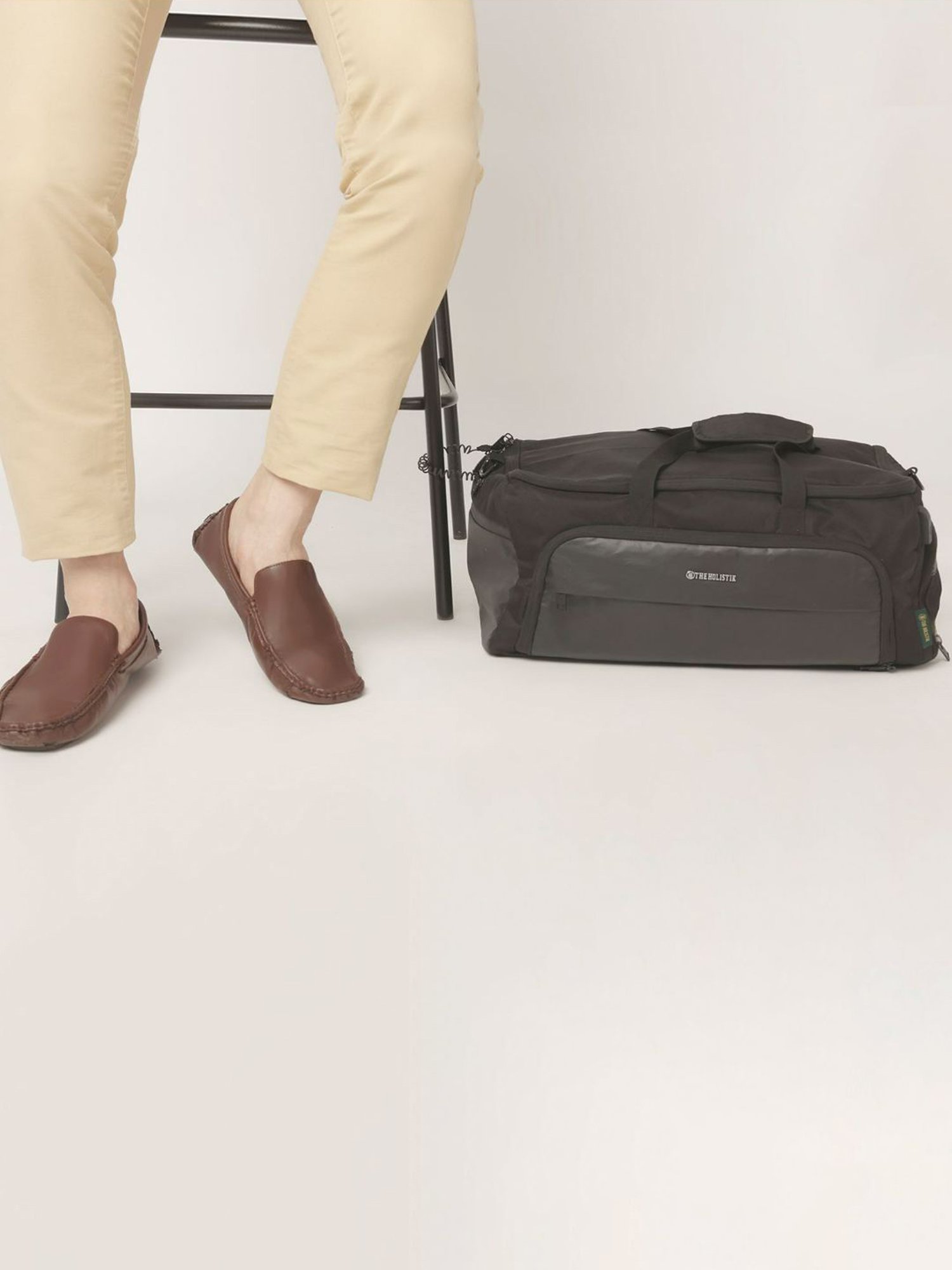 THE HOLISTIK Black Large Wanderer Expandable Duffel Bag