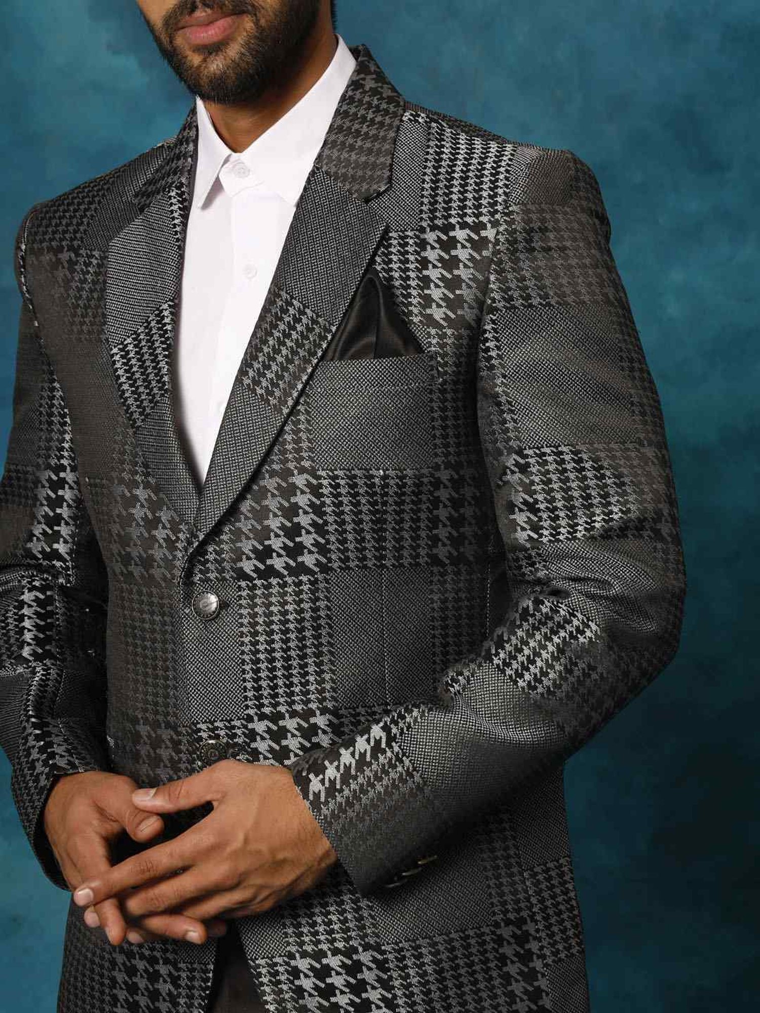 Vastramay Black Regular Fit Printed Blazer