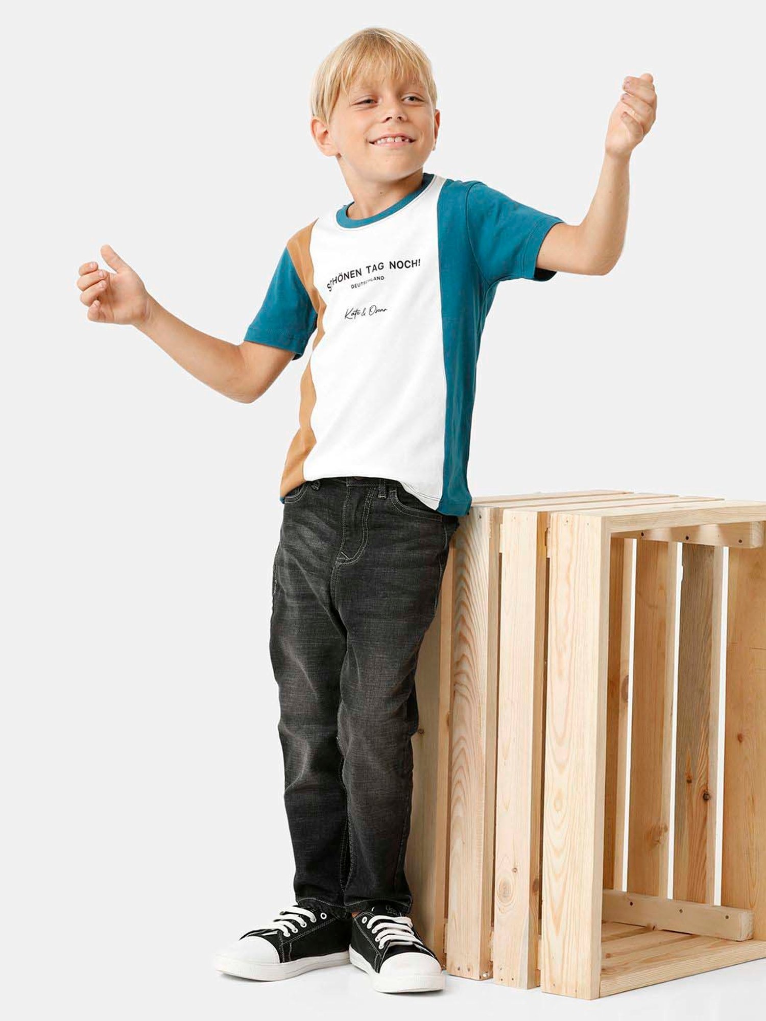 Kate & Oscar Kids Multicolor Cotton Printed T-Shirt