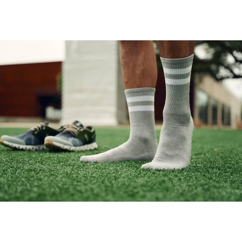 Signature Gold by GOLDTOE Men's 3pk Casual GT Double Stripe Crew Socks - 6-12.5