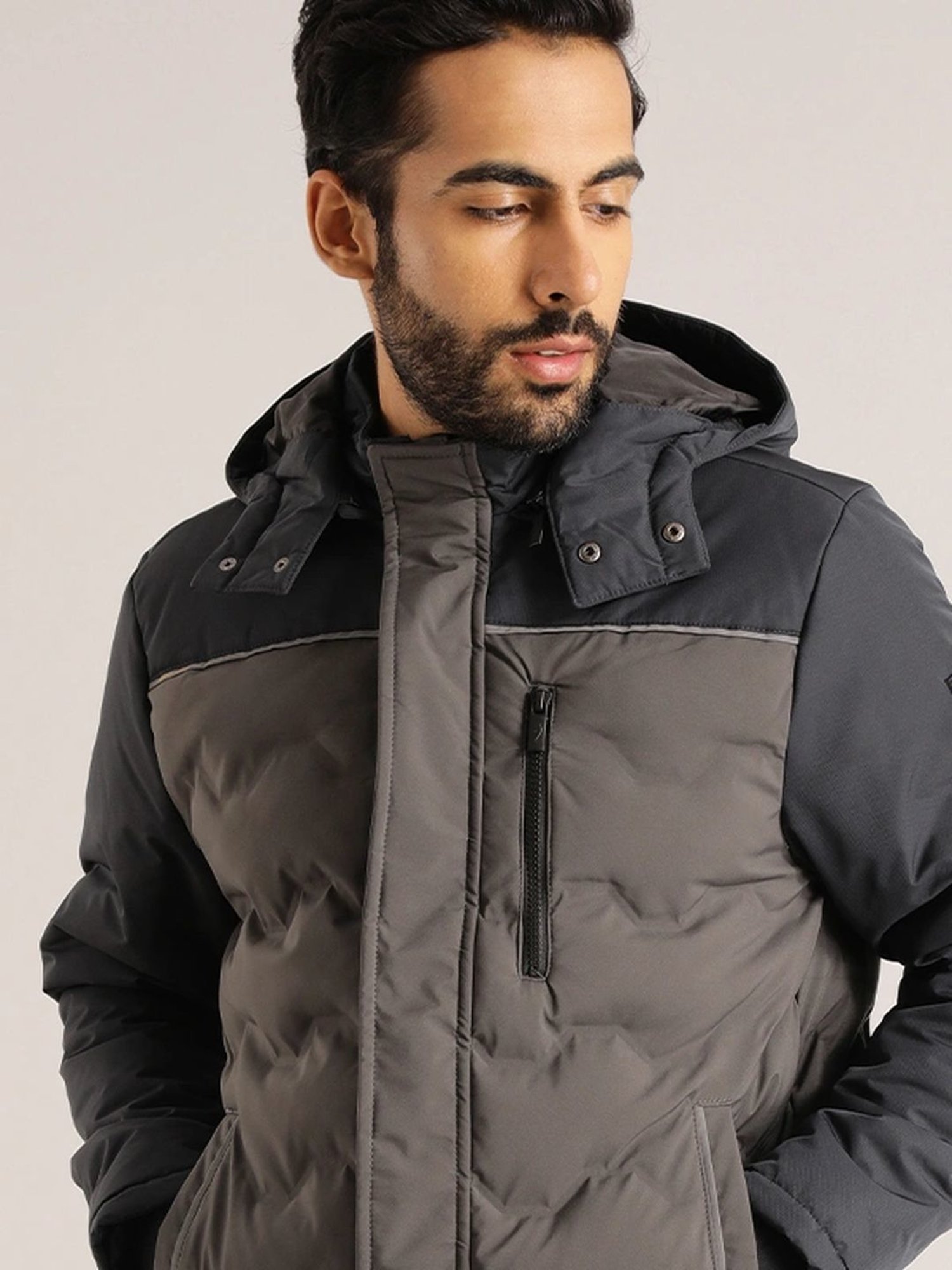 Indian Terrain Grey Regular Fit Colour Block Quilted Jacket