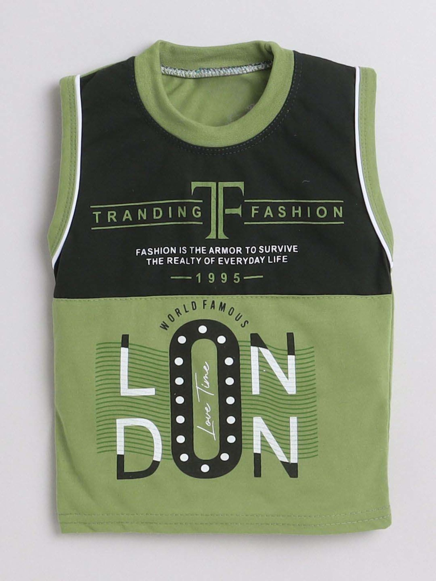 Fourfolds Unisex Green Printed Clothing Set