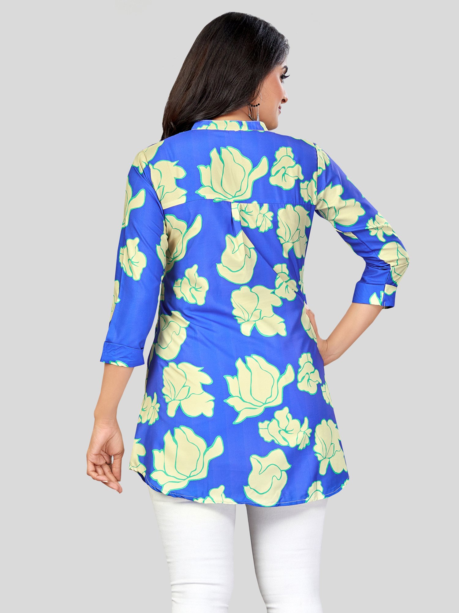 Saree Swarg Blue Printed Short Kurti
