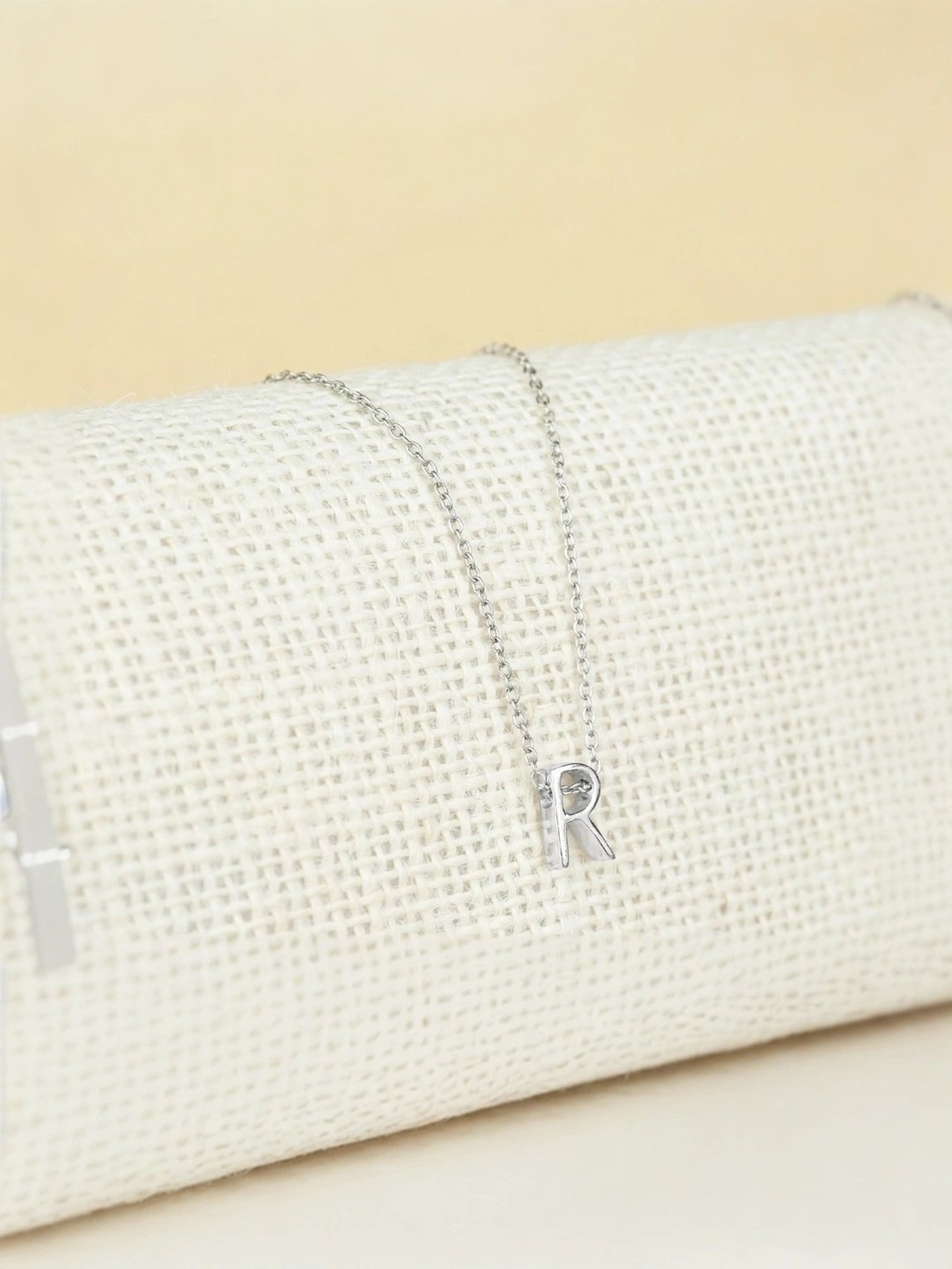 Touch925 Sterling Silver Radiant R Initial Chain Pendant