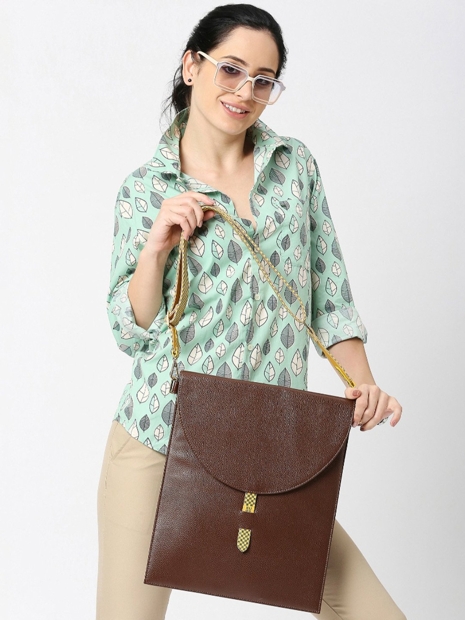 Eume Hibiscus Brown Leather Laptop Sleeve