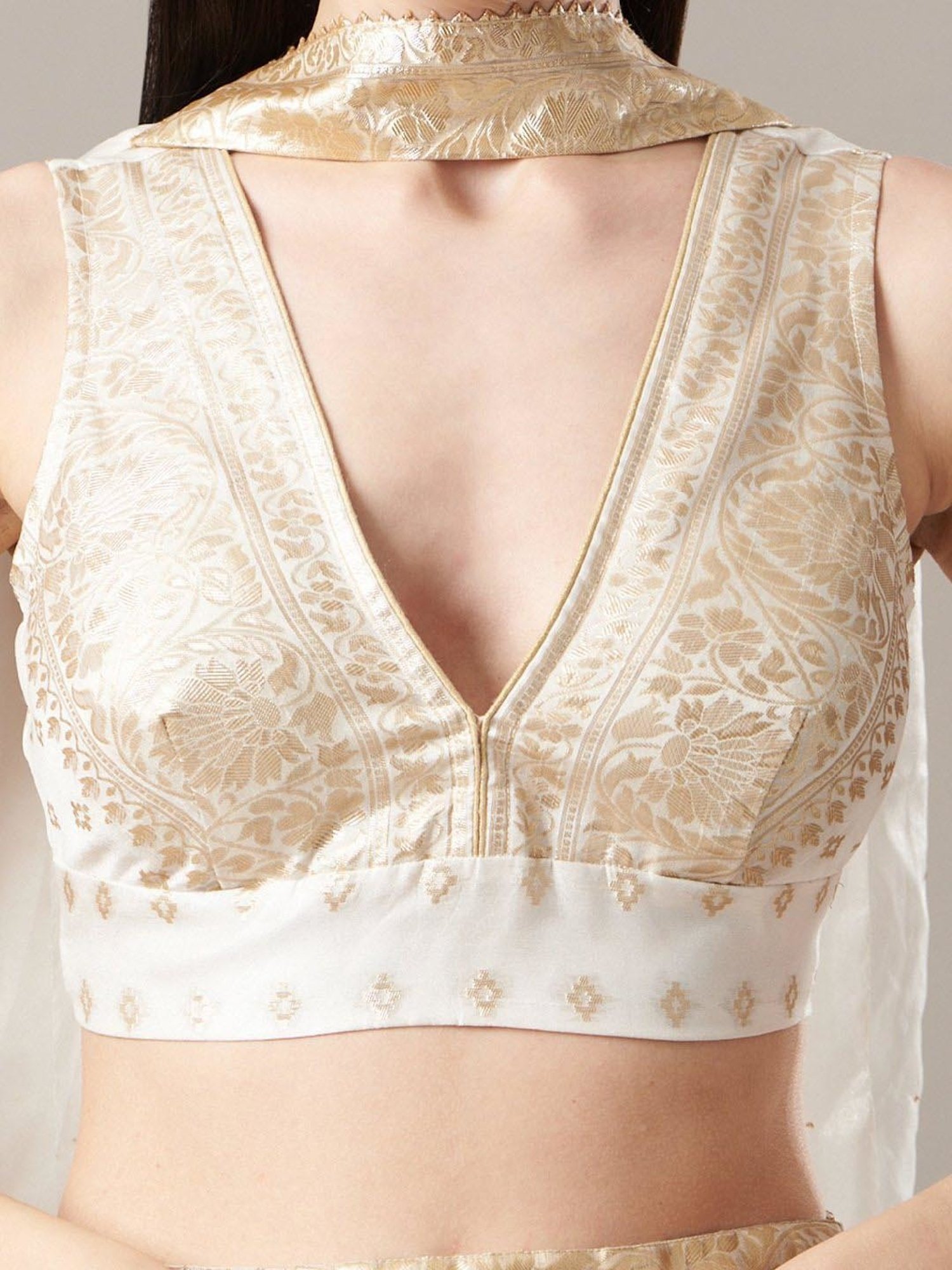 Geroo Jaipur White Organza Banarasi Lehenga Set with Mukaish Dupatta