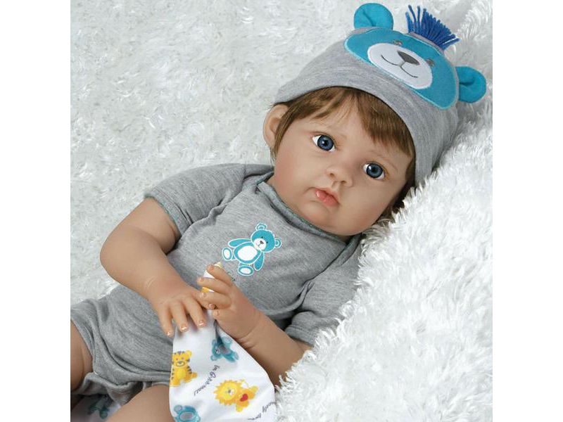 Paradise Galleries Reborn Baby Doll Boy "Lions & Tigers & Bears, Oh My!". Realistic baby is weighted and comes with 3 outfits. Kids 3+