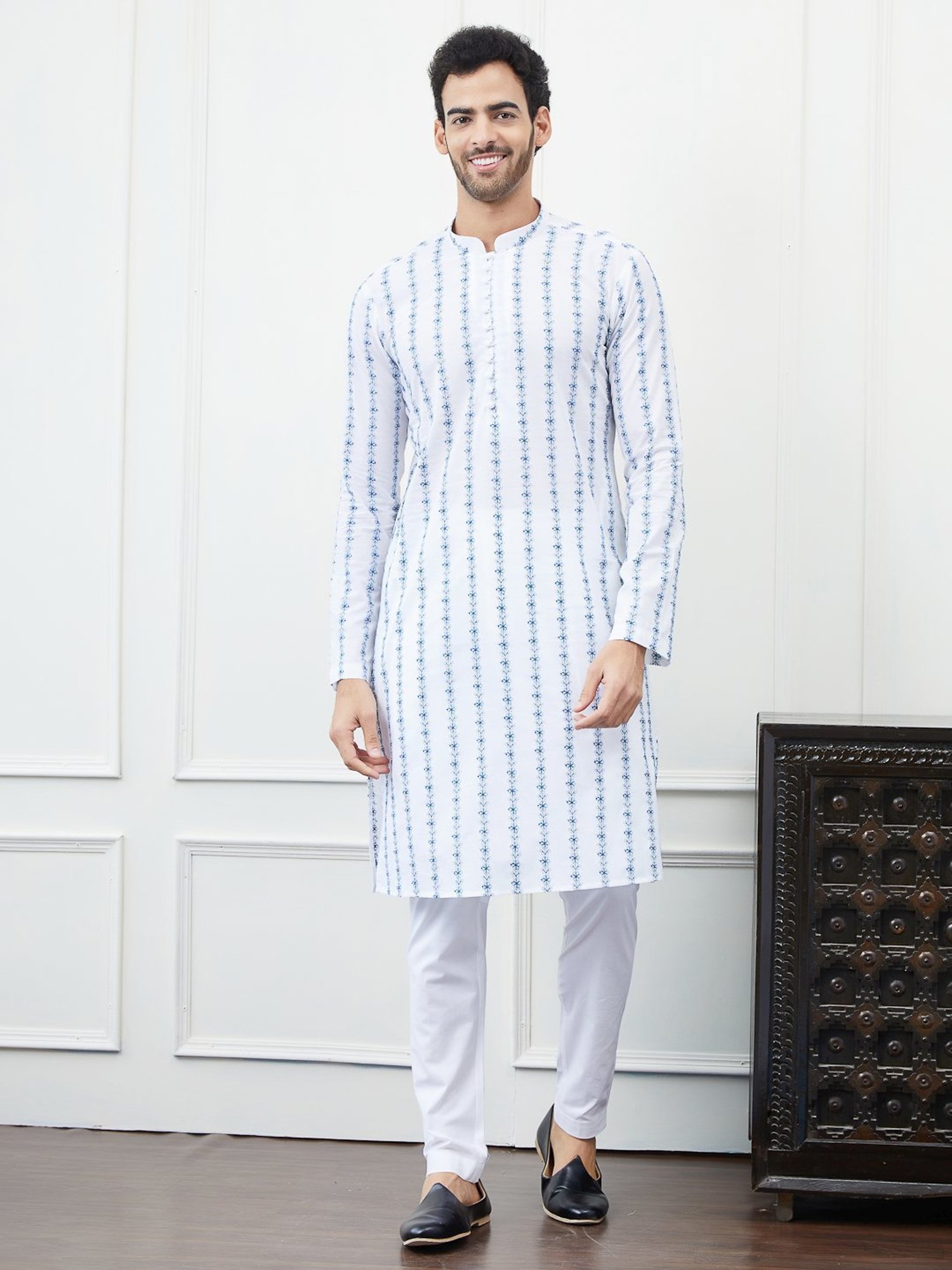 See Designs White & Blue Cotton Regular Fit Chikankari Kurta