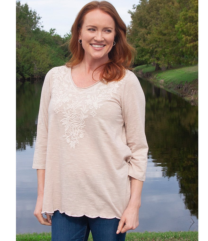 Karyn Seo Mari Vintage Tonal Embroidered V-Neck 3/4 Sleeve Scalloped Hem Cotton Tunic Top