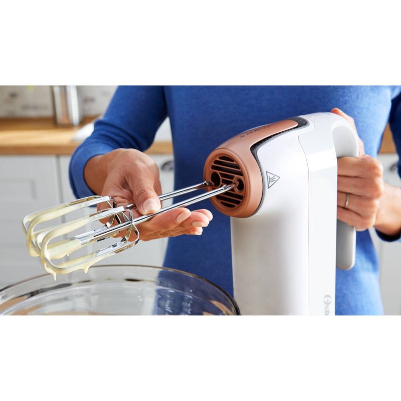BLACK+DECKER Helix Hand Mixer - Red MX600R