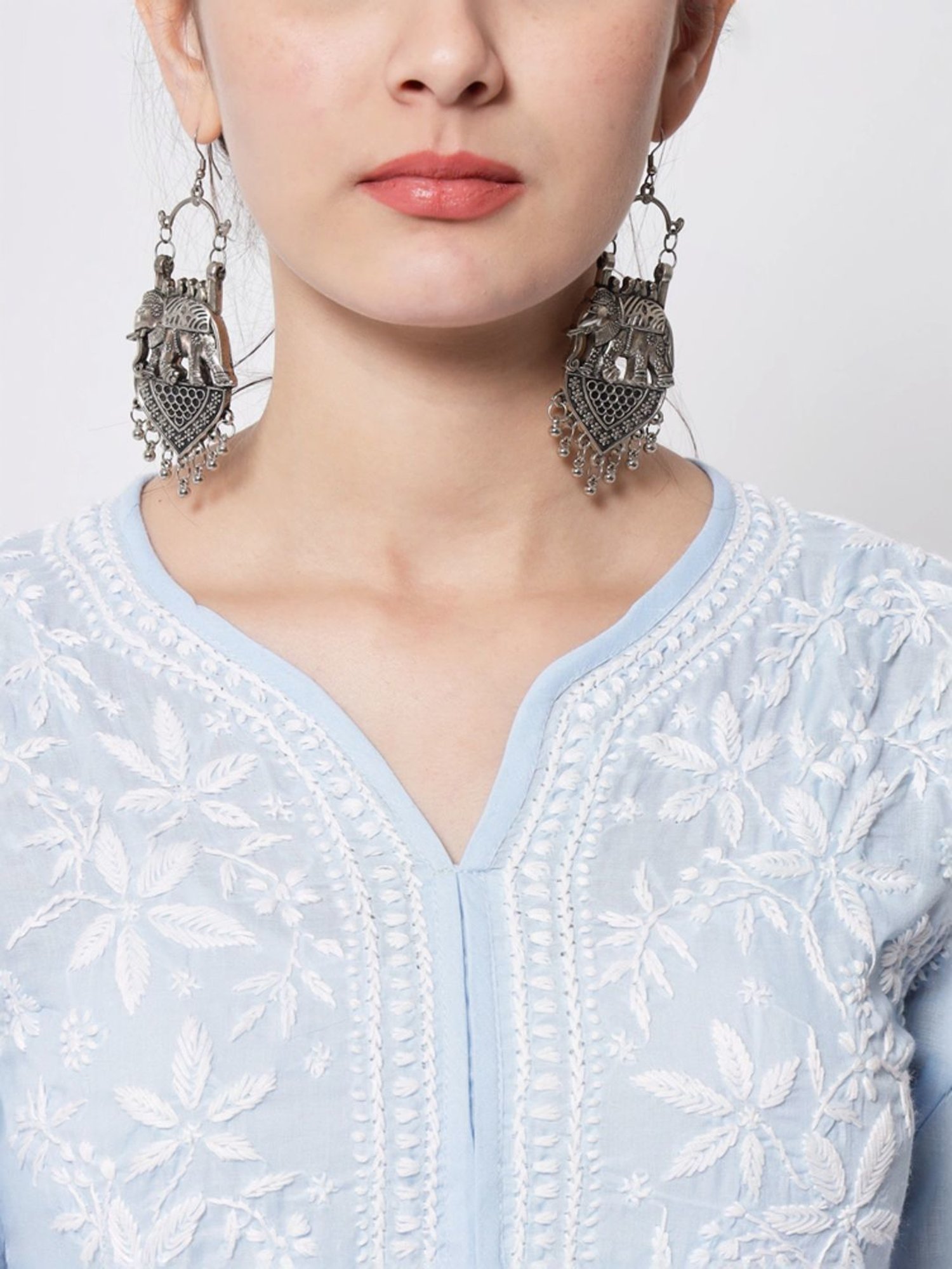 PARAMOUNT CHIKAN Sky Blue Cotton Hand Embroidered Chikankari Straight Kurta