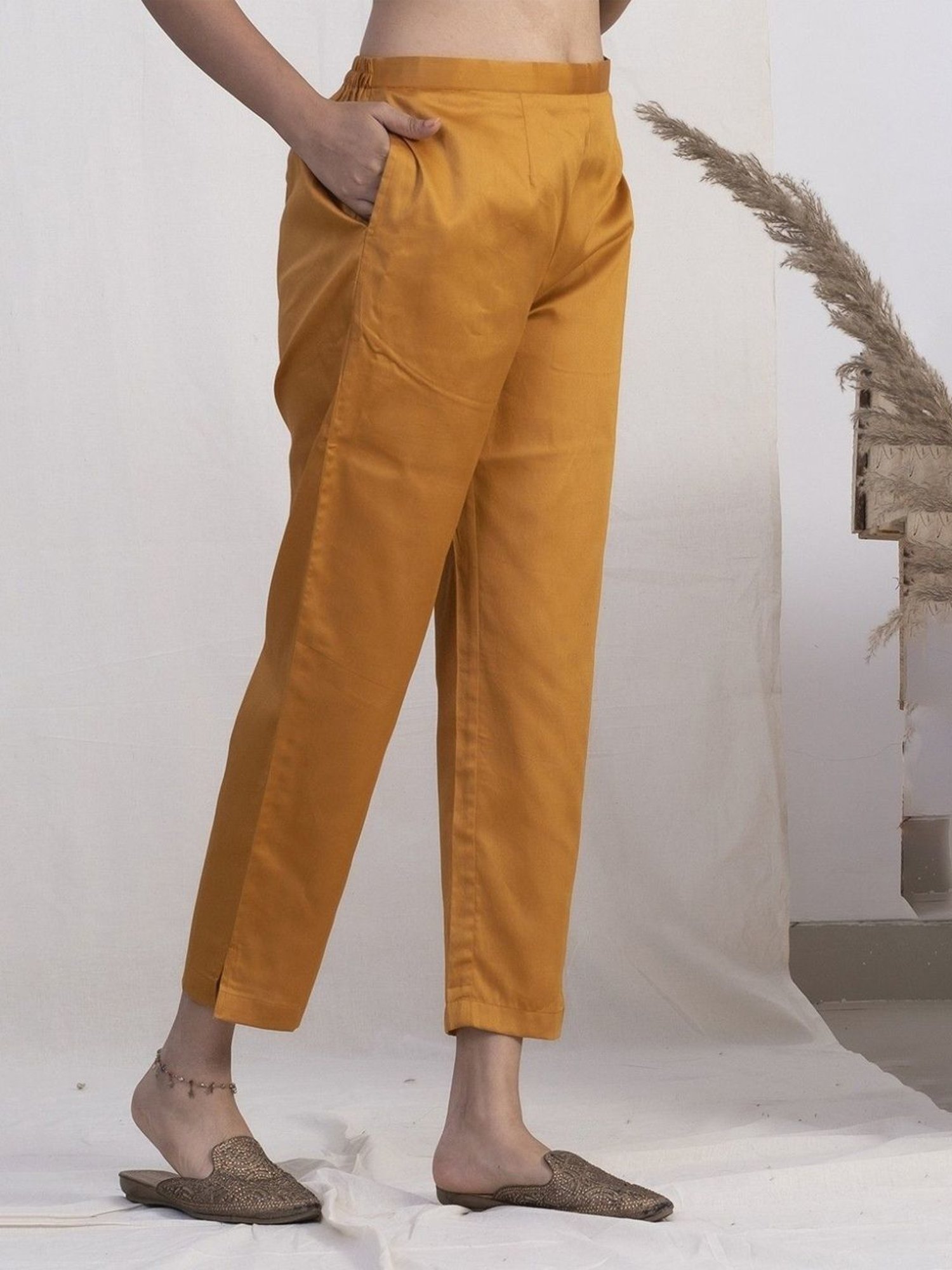 Akiso Jashn Gold Ciggerette Pant