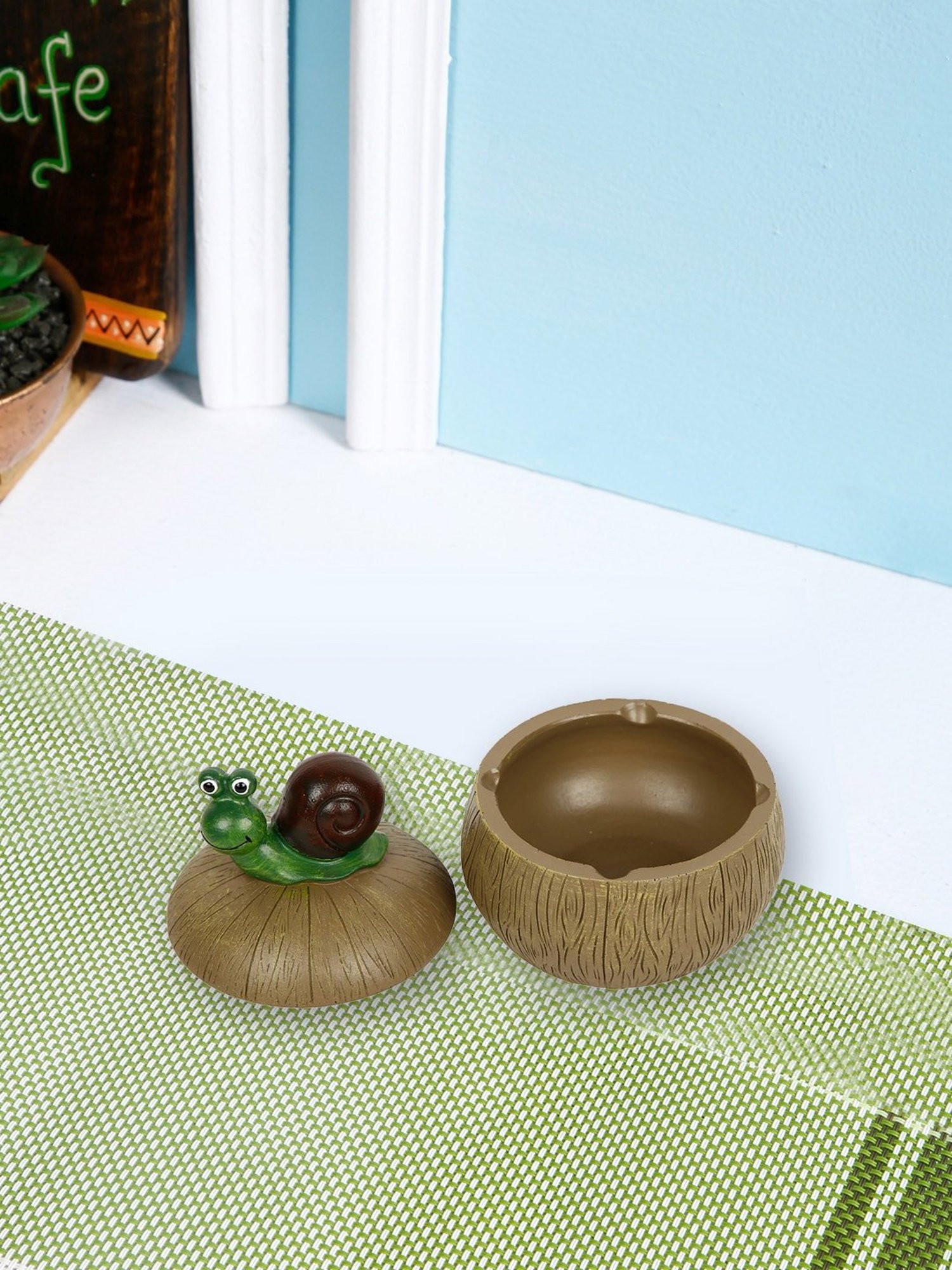 Tayhaa Brown & Black Polyresin Snail Jar Showpiece - Set of 1