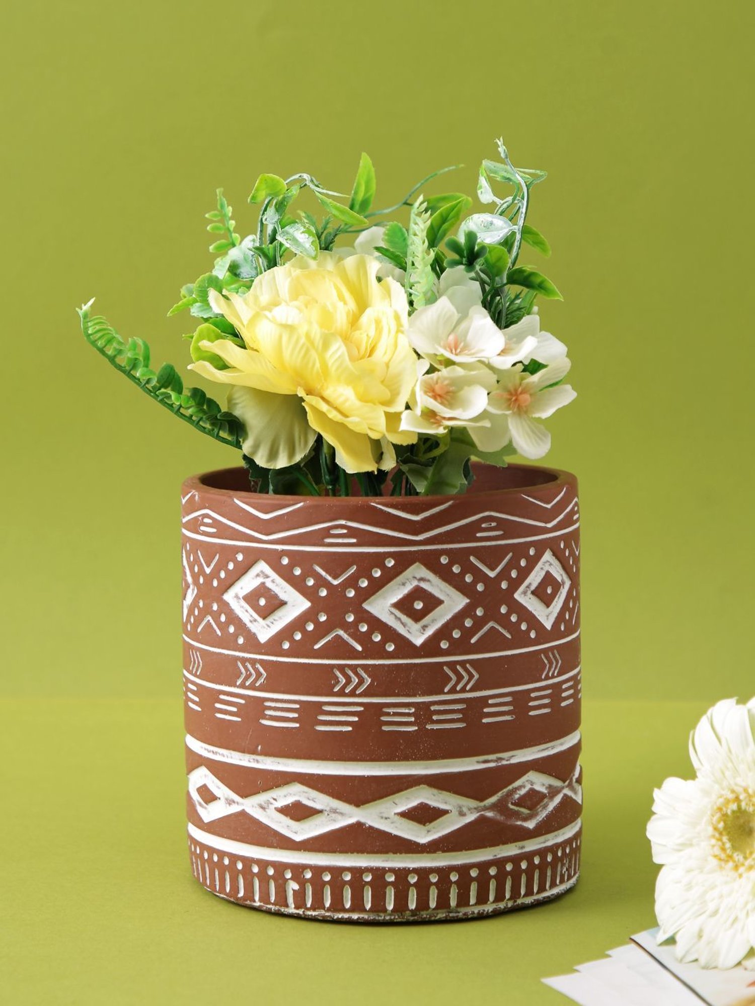 Tayhaa Rust Ceramic Engraved Pattern Planter
