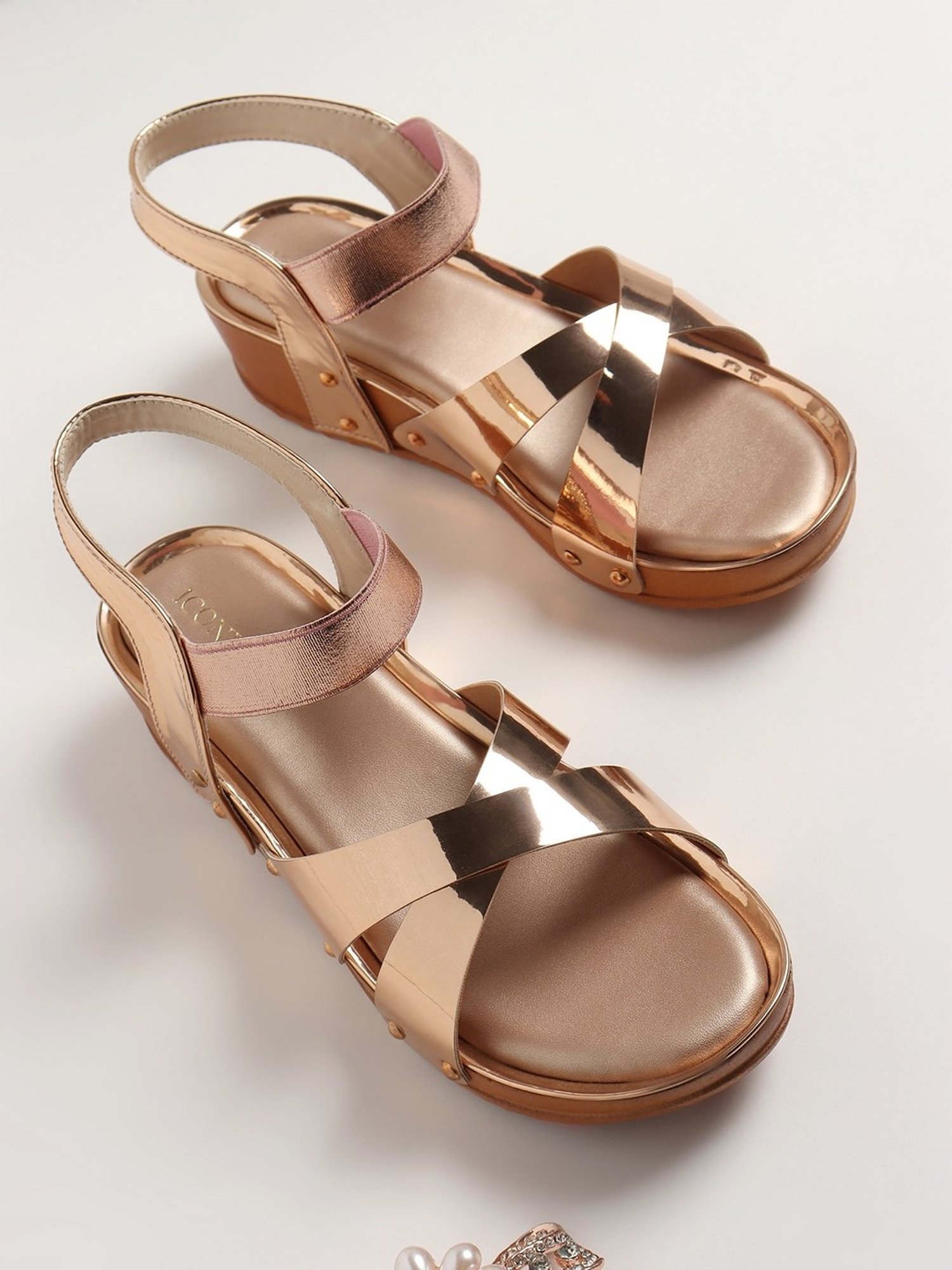 Iconics Women's Sultan Cross Strap Wedges