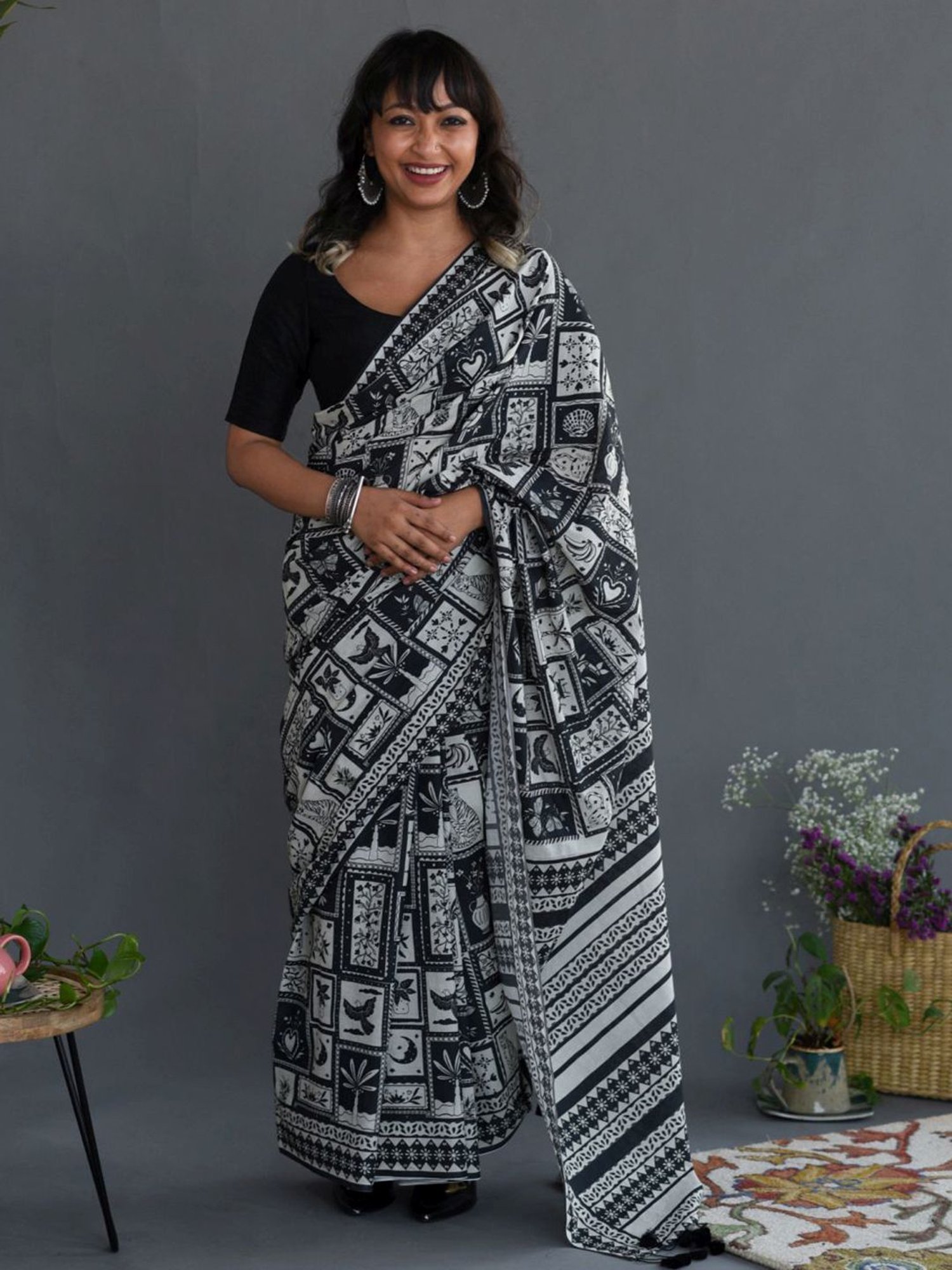 Suta Black & White Cotton Printed Saree Without Blouse