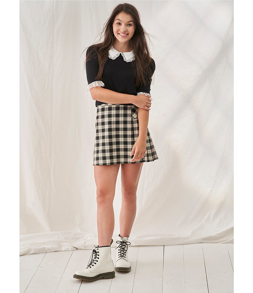 Lily Star Ruffle Collar Short Sleeve Top