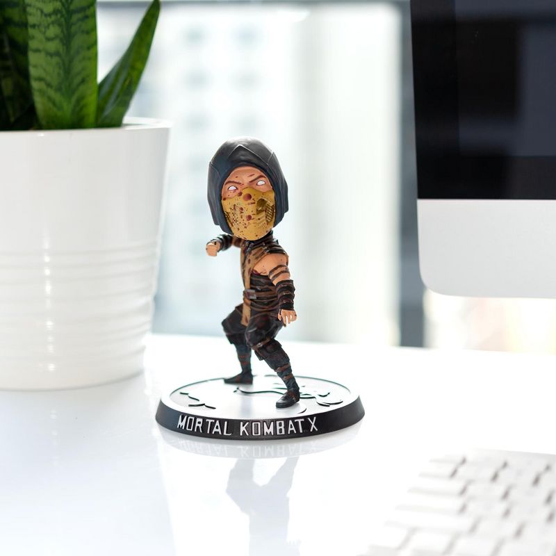 Mezco Toyz Mortal Kombat X Exclusive Scorpion 6" Bobble Head Figure