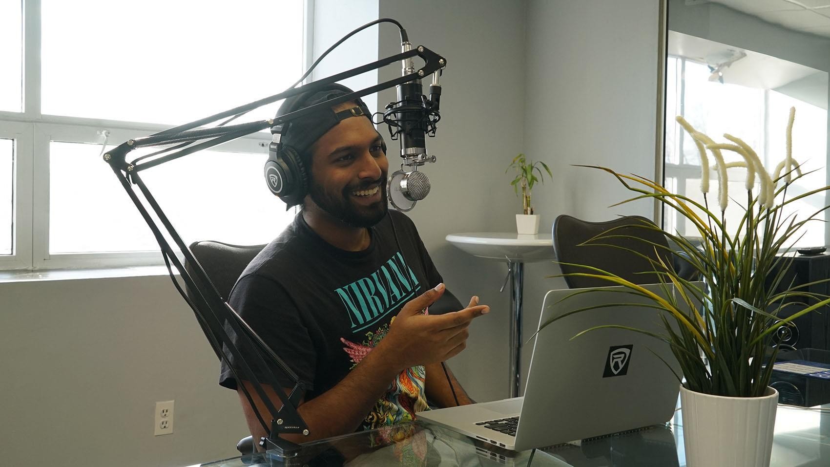 ELEGIANT 2in1 Wireless Bluetooth Transmitter Receiver Audio 3.5mm Music Adapter Black - Black