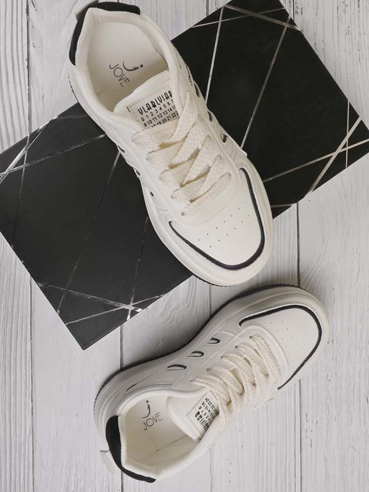 Jove Women's Black Casual Sneakers