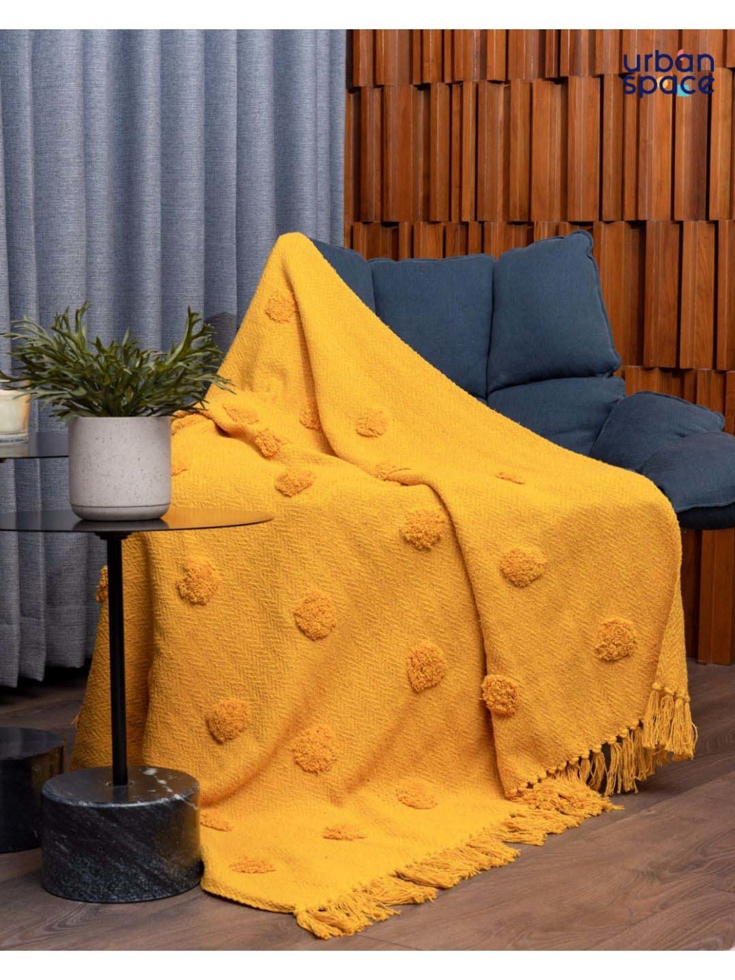 Nestasia Red & Cream Chevron Cotton Knitted Throw blanket with texture for Living Room or Bedroom