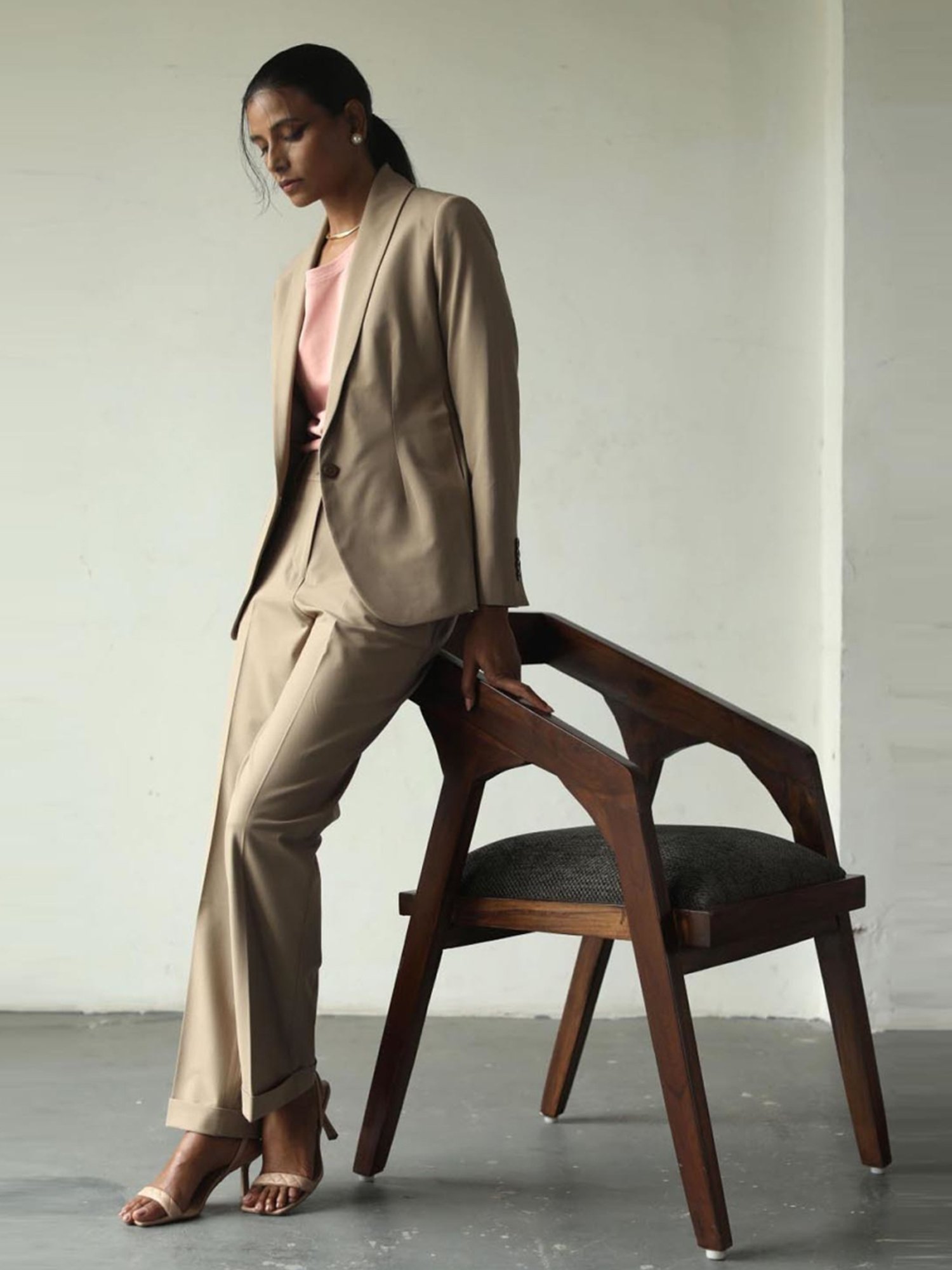 Qua Beige The Menaka Suit