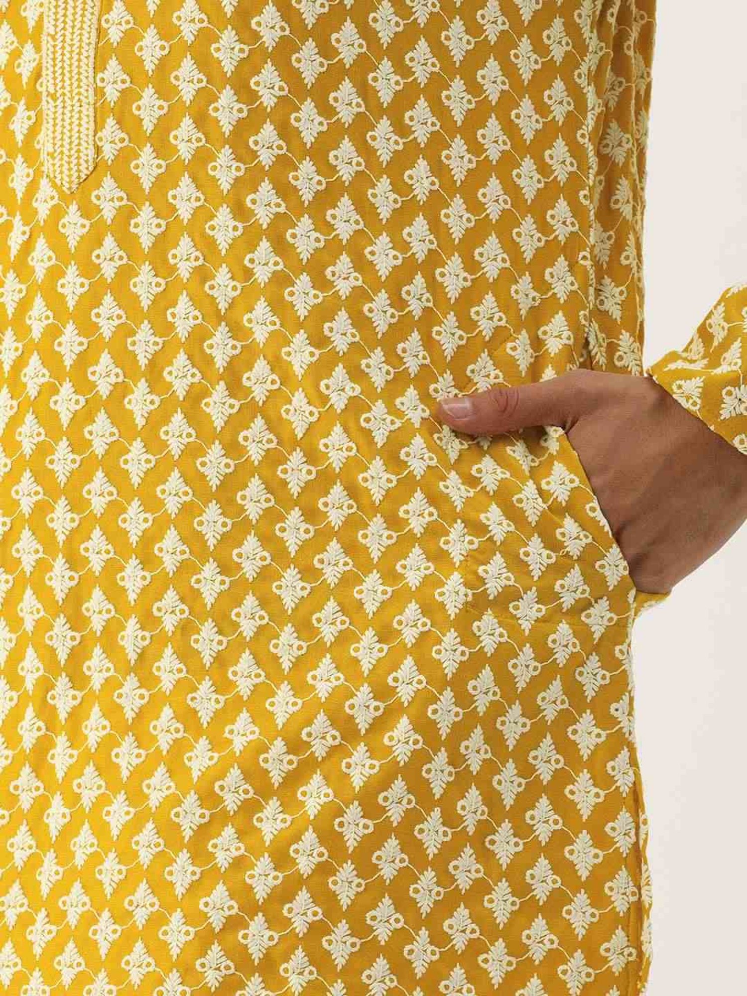 SWAGG INDIA Yellow Cotton Regular Fit Embroidered Kurta