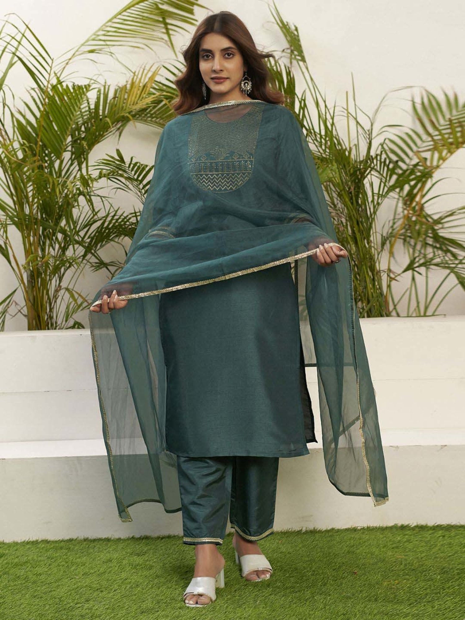 Skylee Green Embroidered Kurta Pant Set With Dupatta