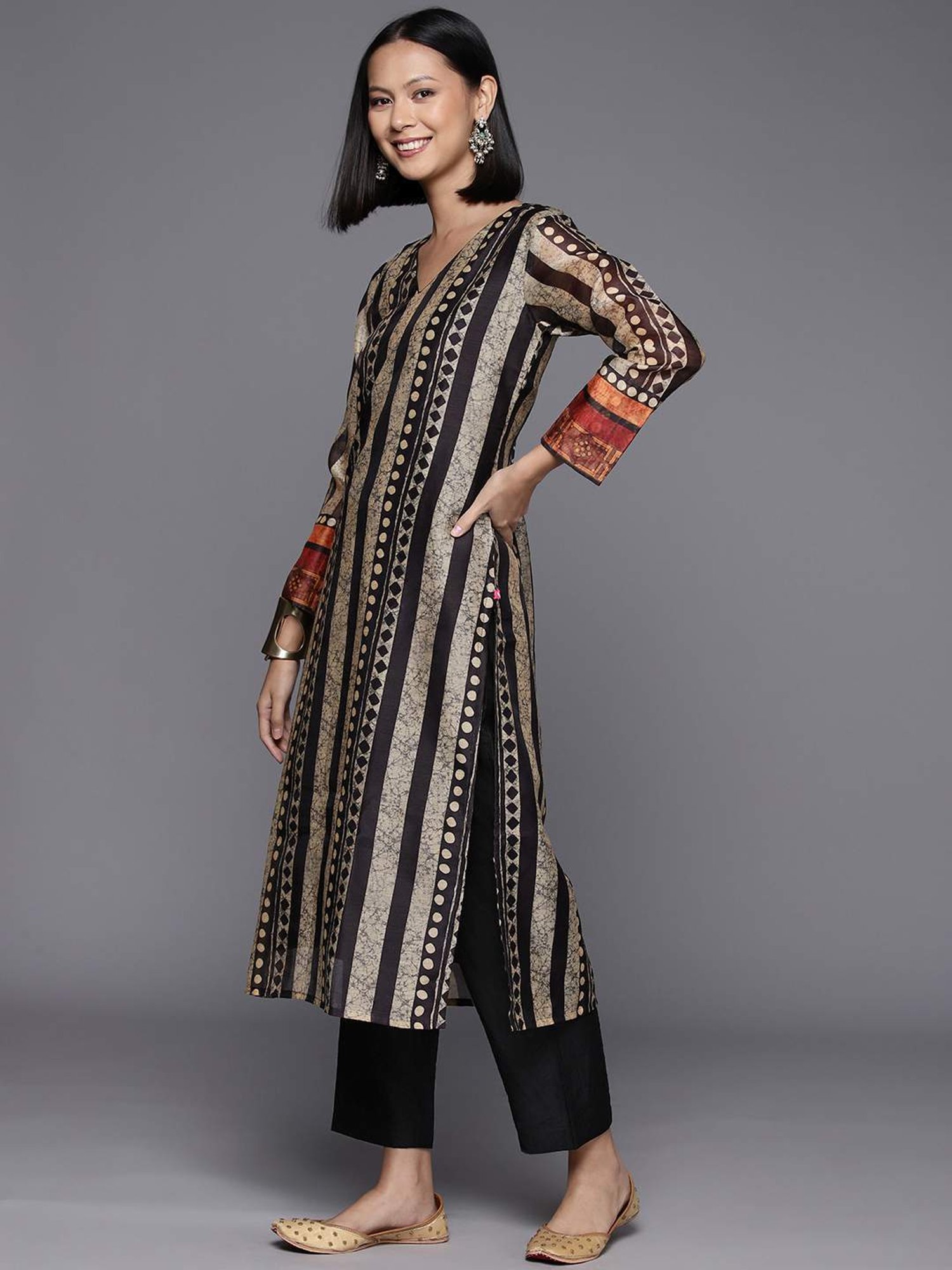 Varanga Grey Printed Kurta Pant Set With Dupatta