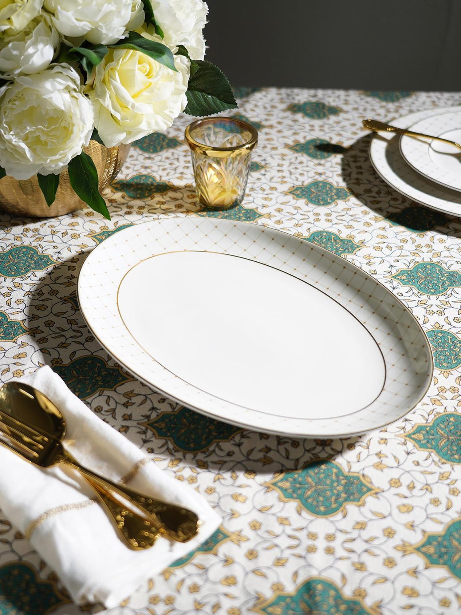 Pure Home and Living White Ceramic Solid Platters