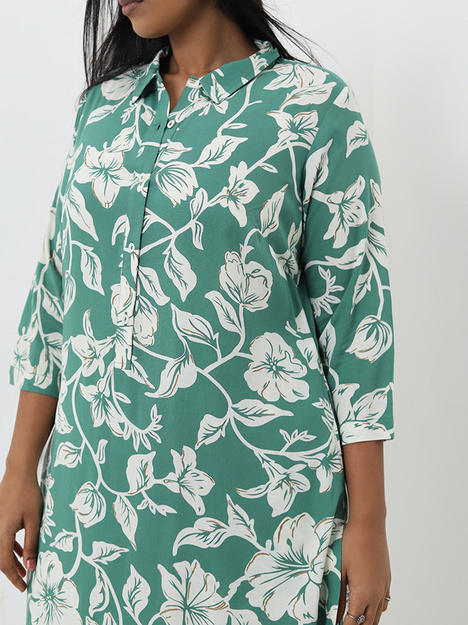Diza by Westside Green Floral Pattern A-Line Cotton Kurta