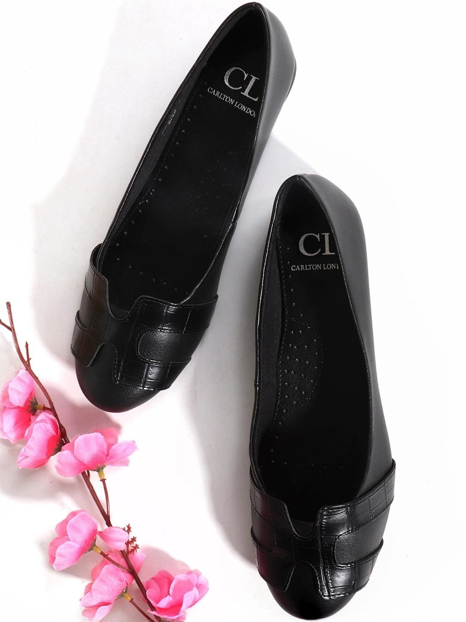 Carlton London Women's Black Flat Ballets