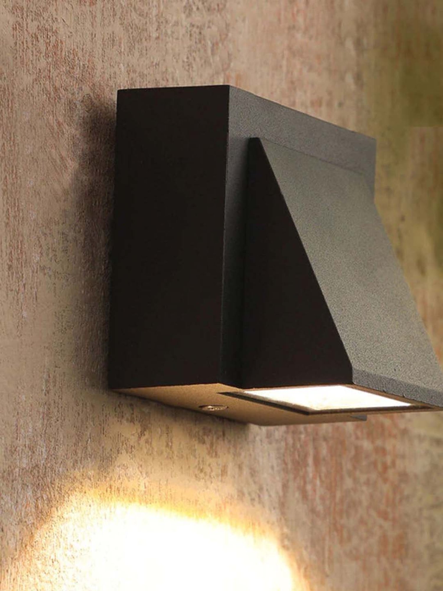 DecorativeRay Black Wall Light - Set of 1