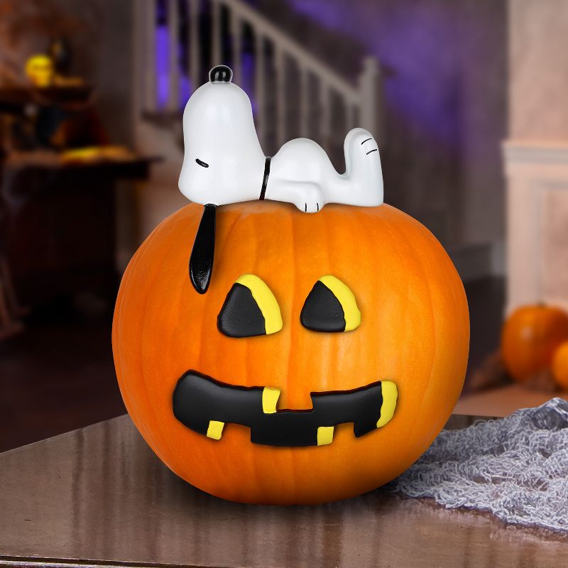 Gemmy Pumpkin Push Ins Snoopy on Pumpkin Peanuts, Orange
