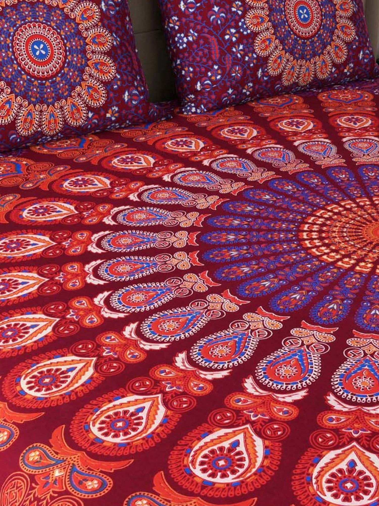 JaipurFabric Sangria 100% Pure Cotton 180 TC Double Bedsheet with 2 Pillow Covers