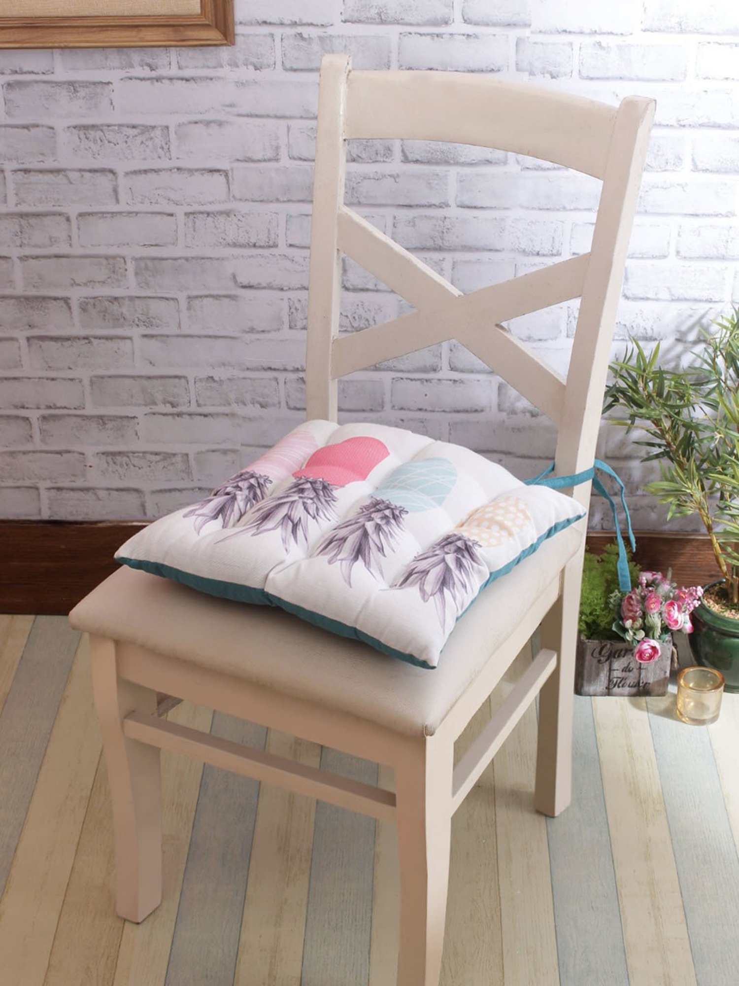 Romee White Polyester Printed Chair Pads
