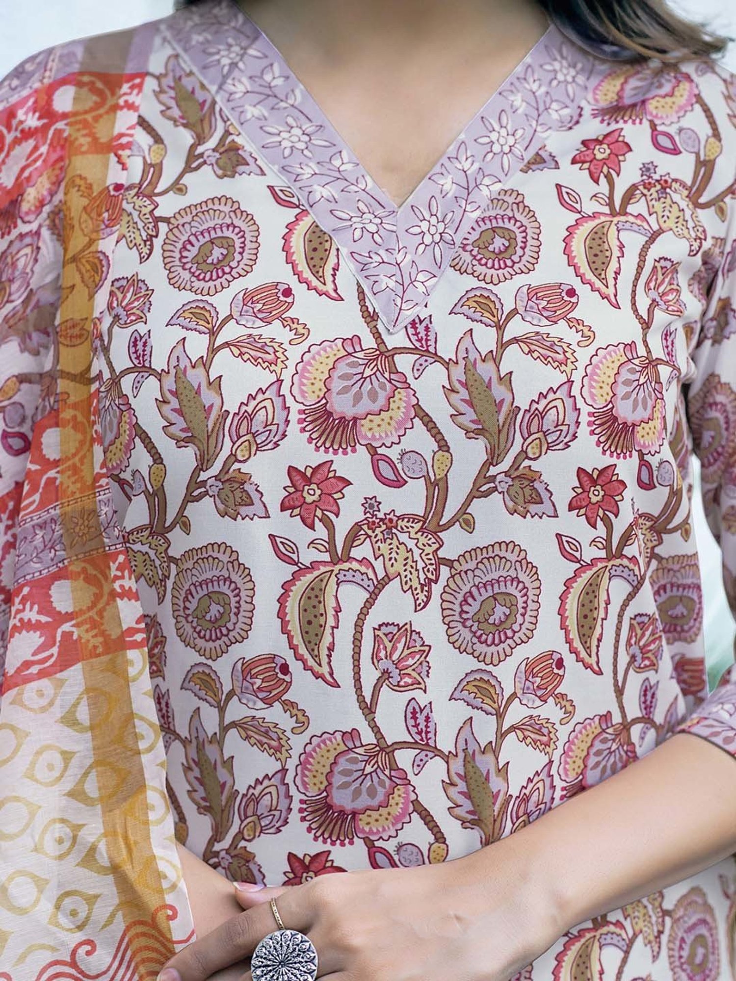 Skylee Off-White Floral Print Kurta Pant Set With Dupatta