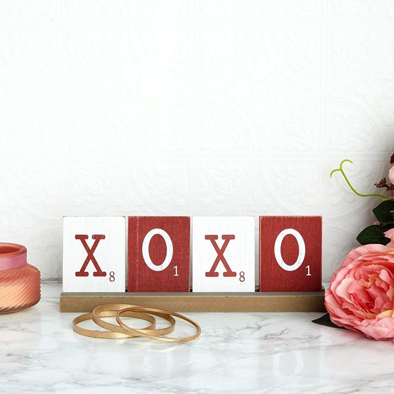 Farmlyn Creek 5 Pieces Wooden XOXO Letters with Stand, Valentine's Tabletop D'ecor